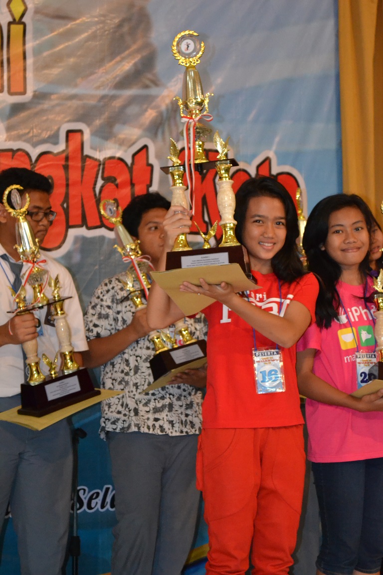 JUARA 1 PENTAS SENI PELAJAR TINGKAT JAKSEL 2013